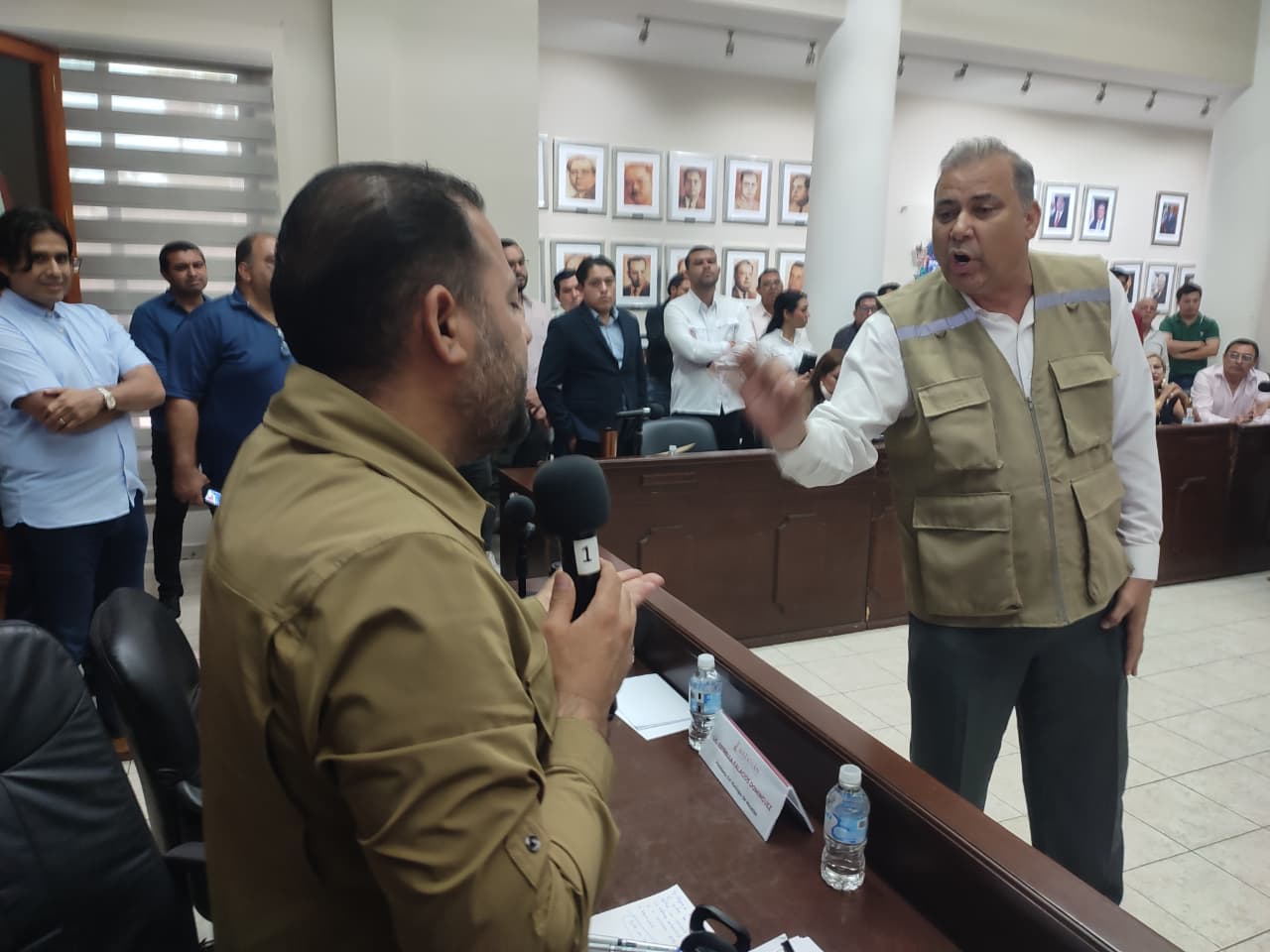 Familiares de desaparecidos irrumpen Sesión de Cabildo en Mazatlán