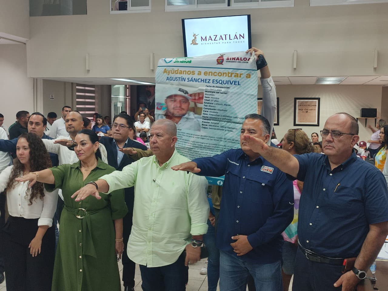 Familiares de desaparecidos irrumpen Sesión de Cabildo en Mazatlán