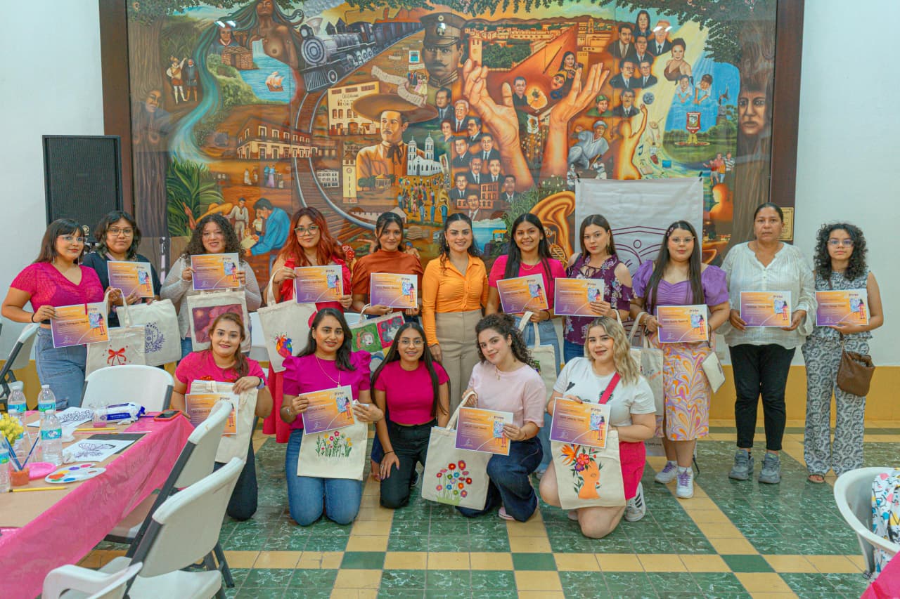 Realizan taller Pinta tu Libertad en Guamúchil