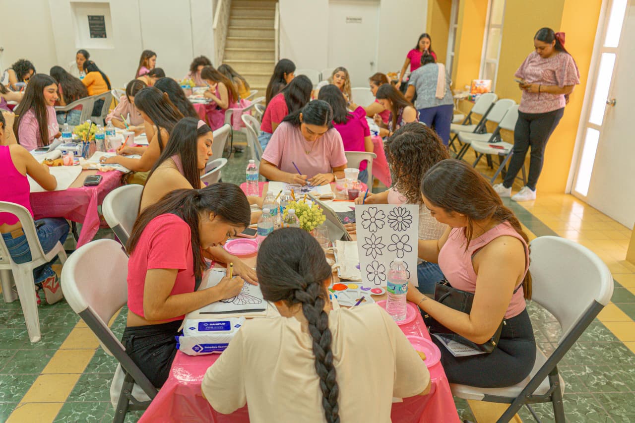 Realizan taller Pinta tu Libertad en Guamúchil