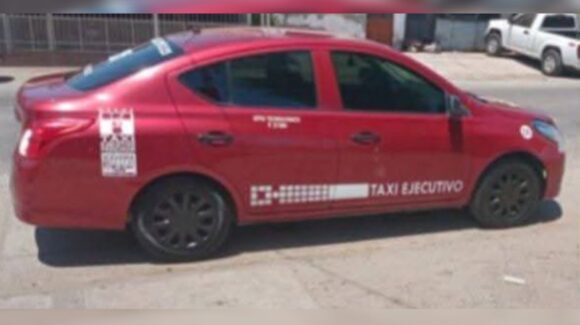 Taxi que conducía Ramón Ignacio es abandonado en calles del fraccionamiento Santa Cecilia en Los Mochis