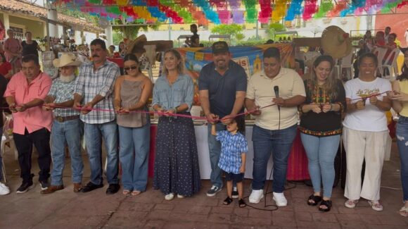 Celebran el séptimo aniversario del tianguis gastronómico y artesanal “La Noria, mi pueblo querido”