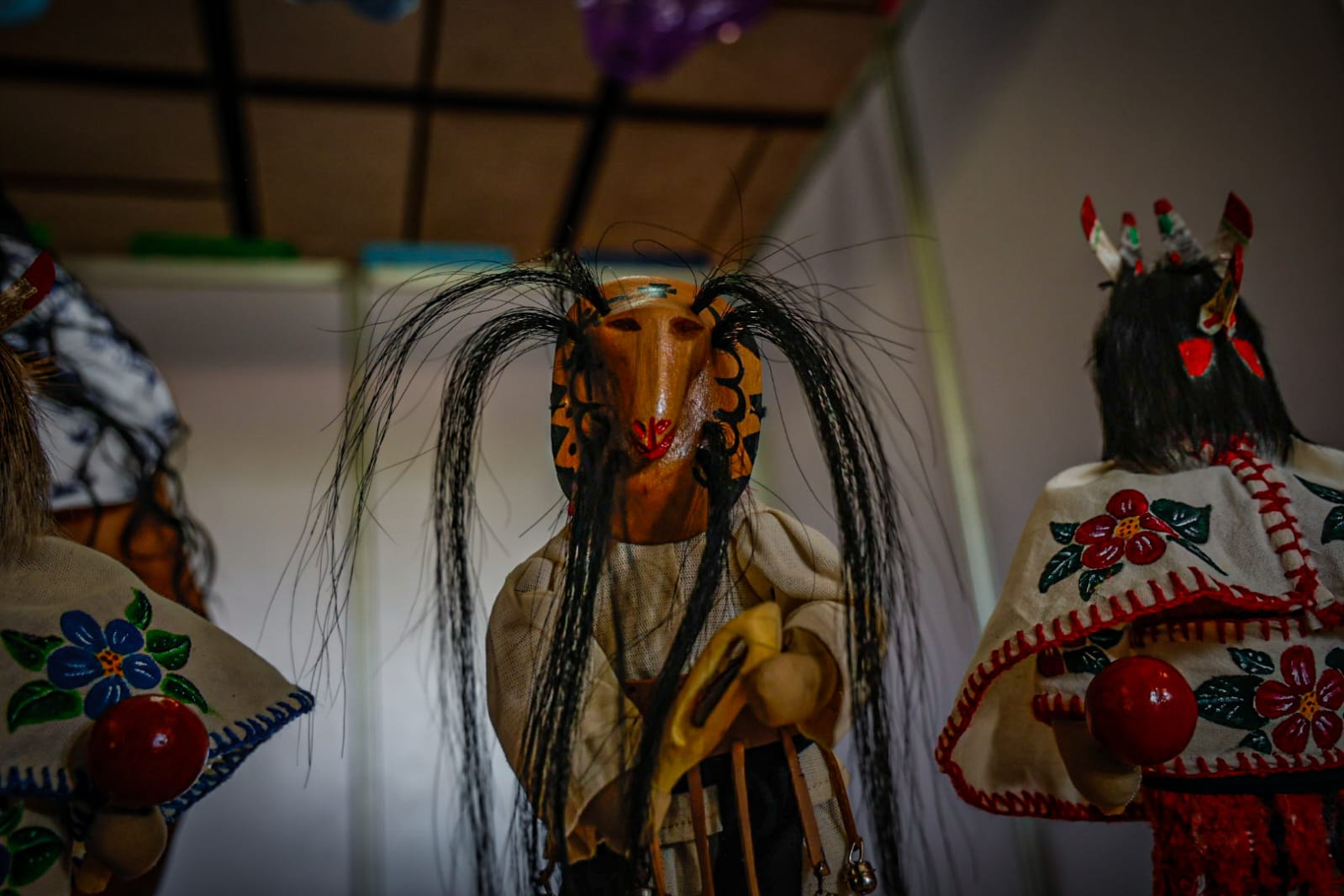 Artesanías en Tianguis de Comunidades Indígenas