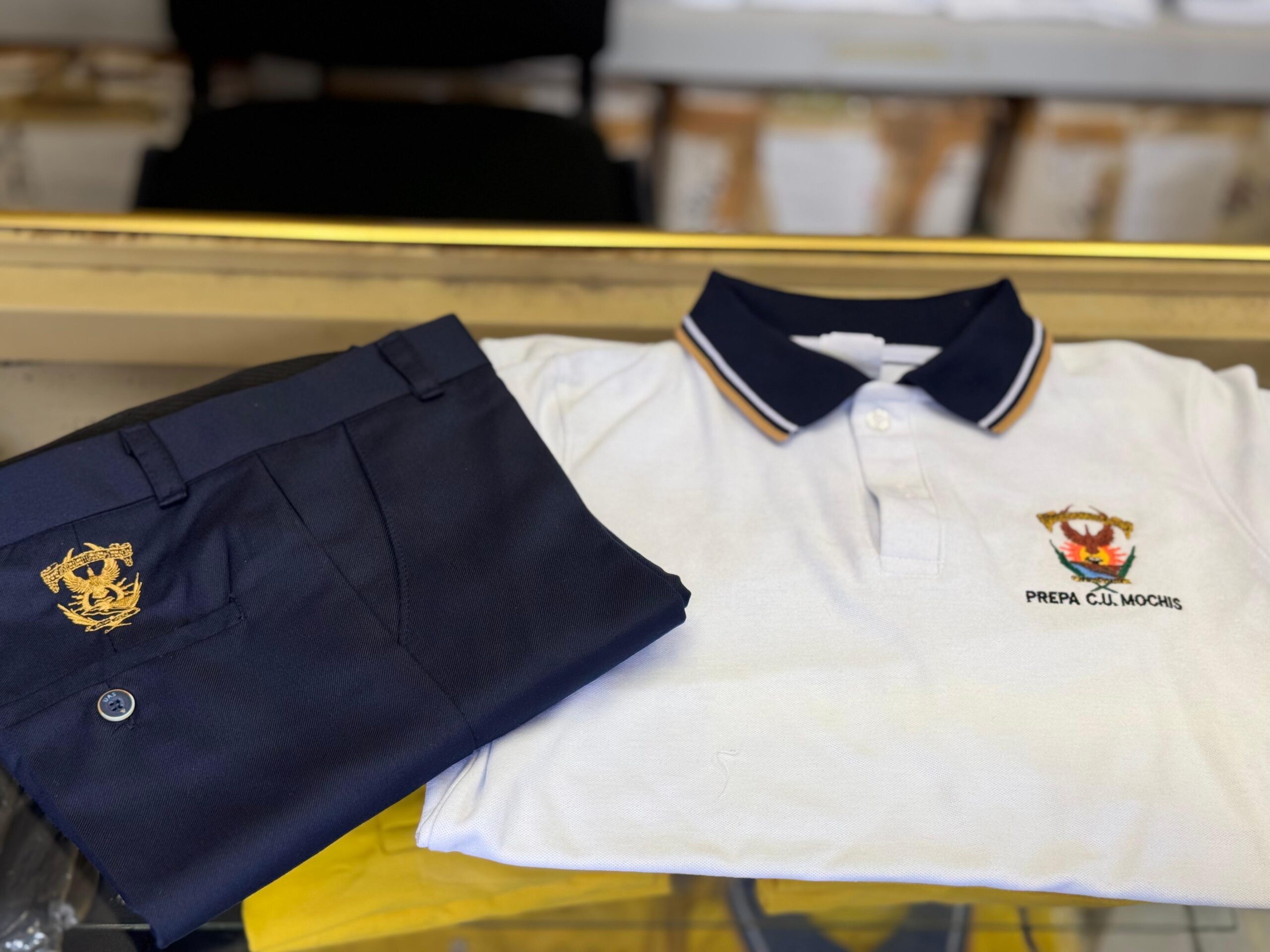 uniforme de preparatoria de la UAS