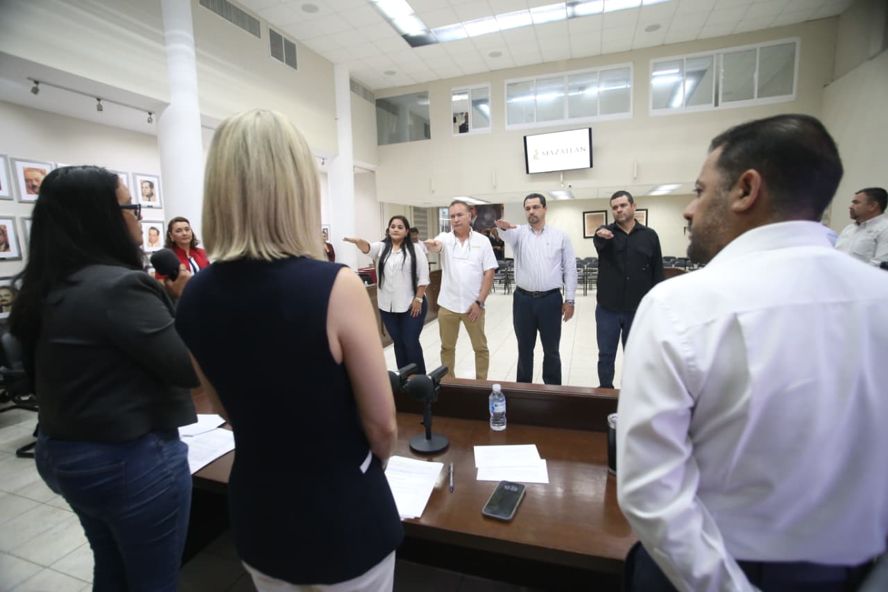 toma de protesta nuevos integrantes del comite de busqueda en mazatlan