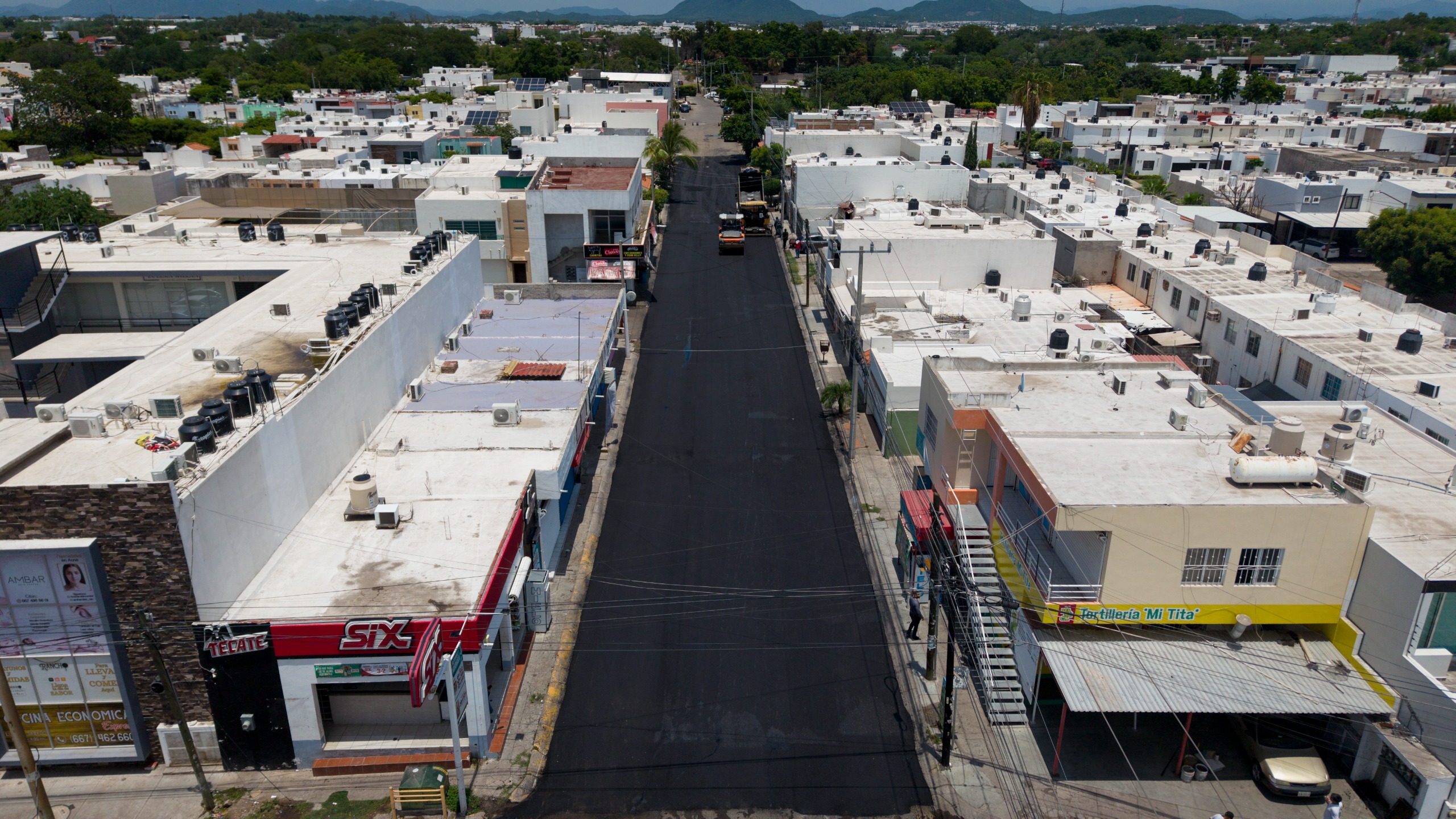 Trabajos de bacheo y reencarpetado en Culiacán