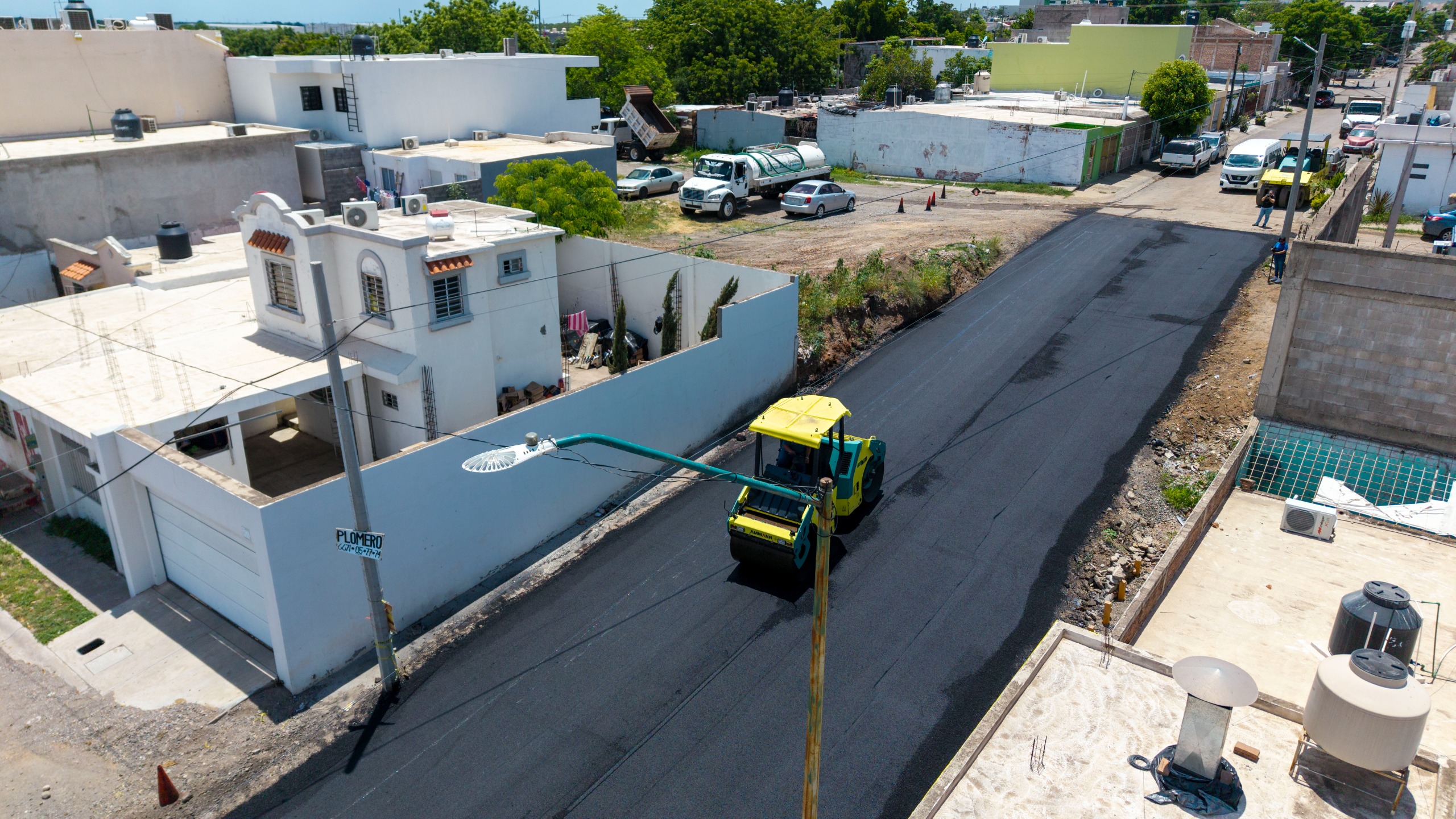 Trabajos de bacheo y reencarpetado en Culiacán