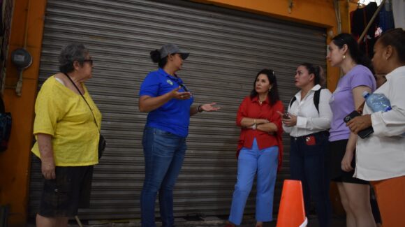 Colapsa drenaje del ‘Pino Suárez’ en Mazatlán; Jumapam realiza desazolve de emergencia