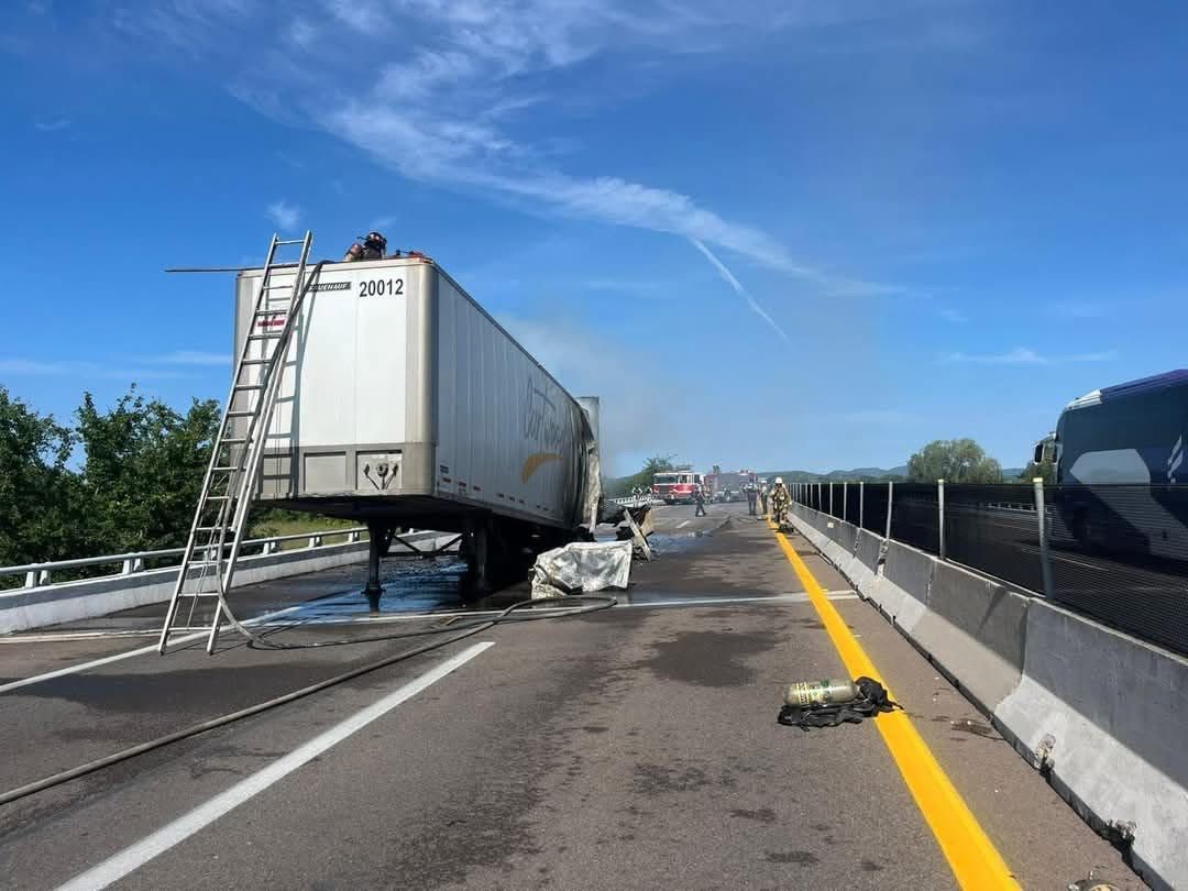 trailer accidentado en mazatlan
