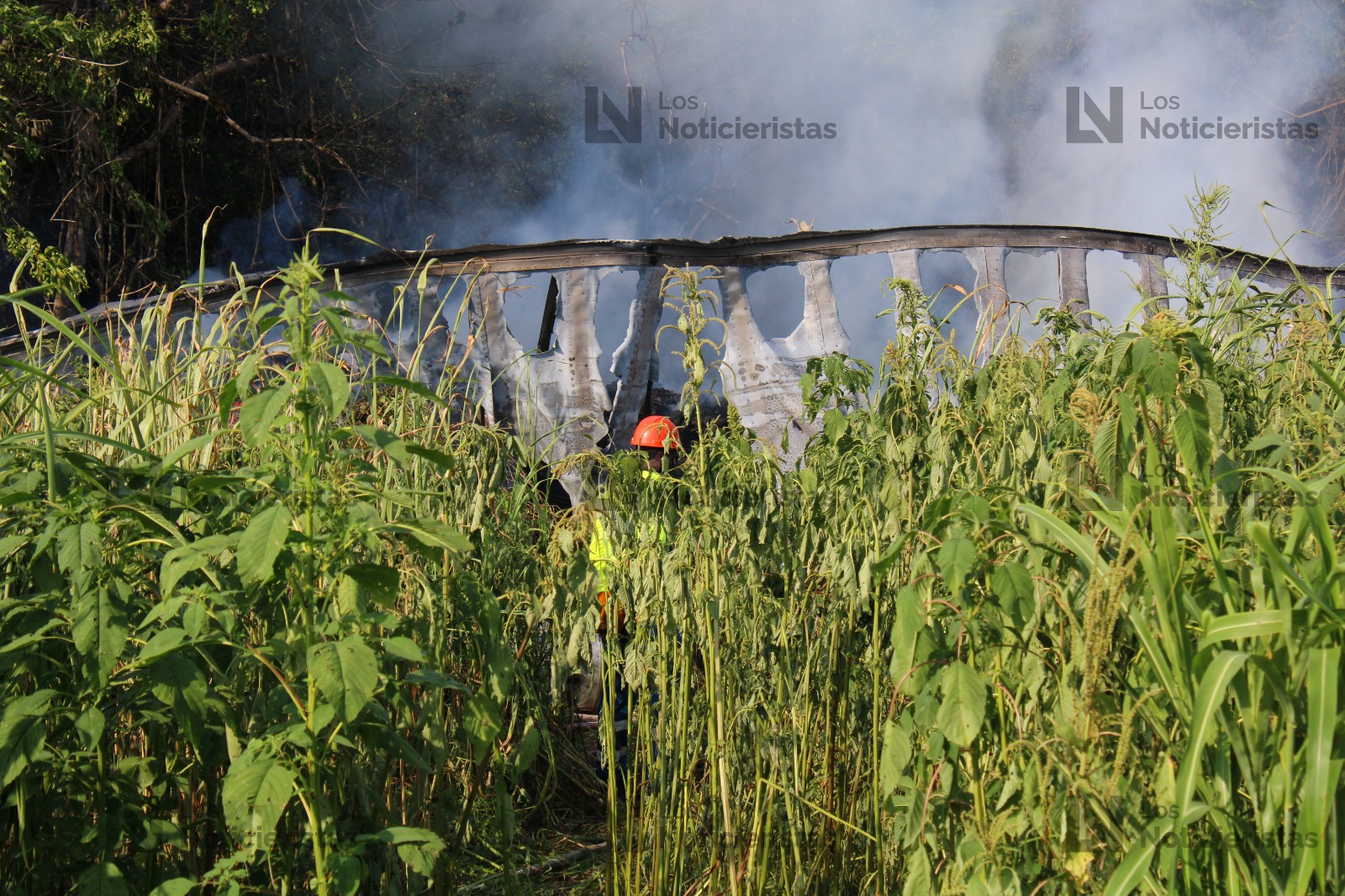 Tráiler se incendia en la Mazatlán-Culiacán
