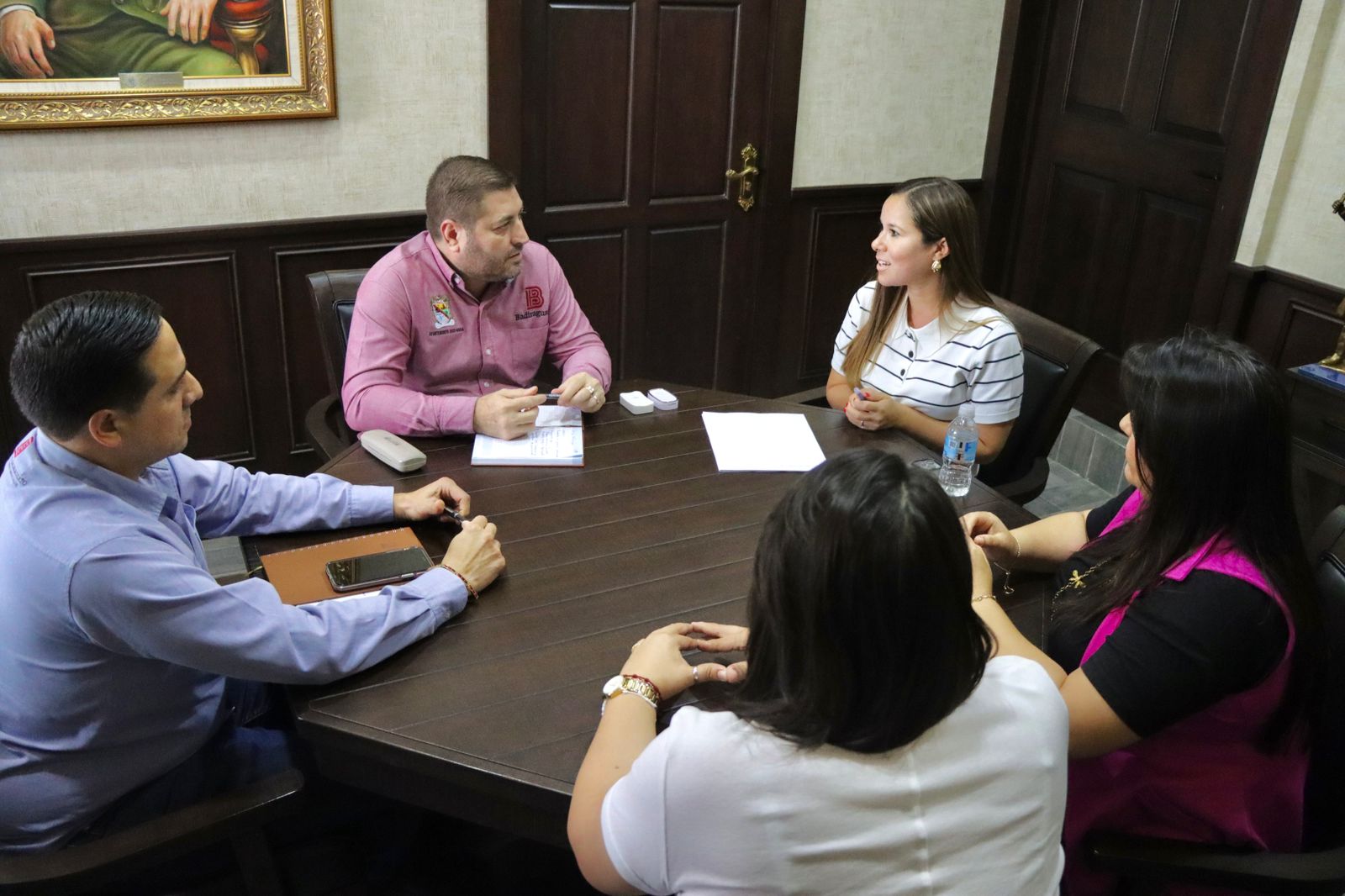 Alcalde de Badiraguato con la secretaria de Turismo de Sinaloa