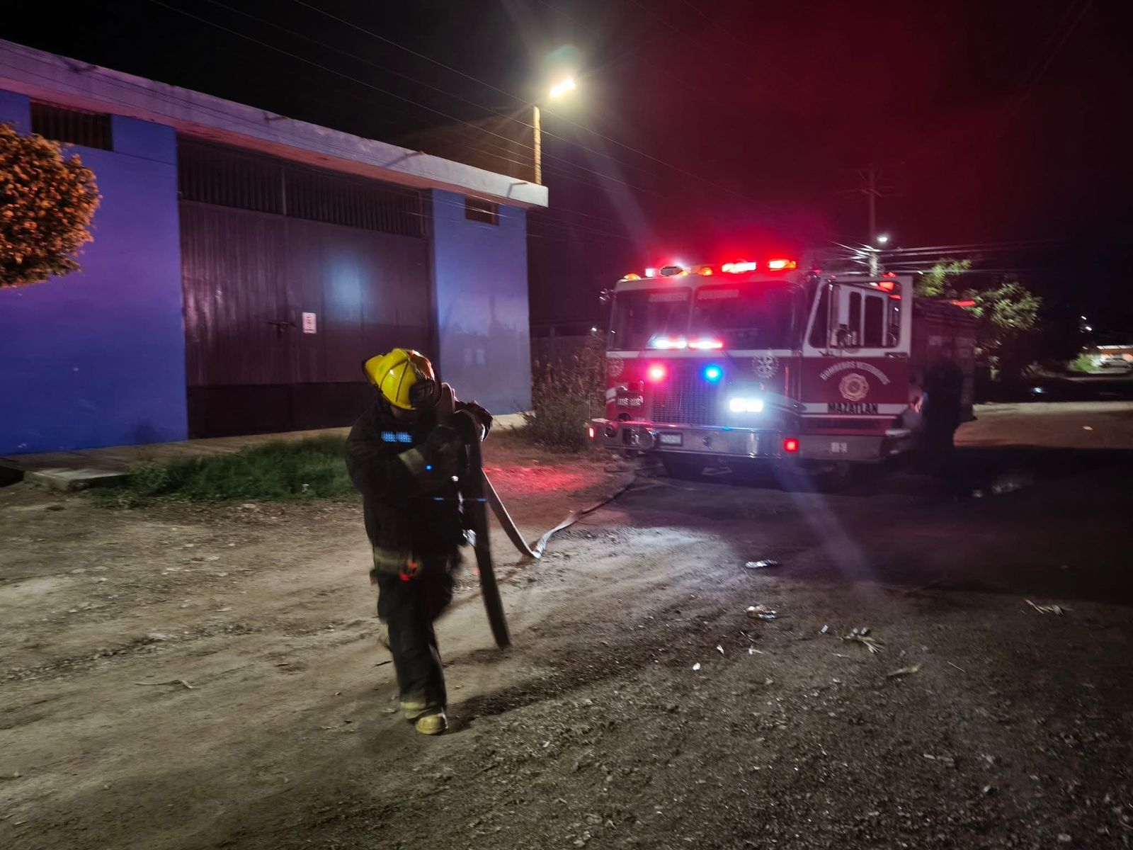 una densa nube de humo fue la que ocasiono el incendio