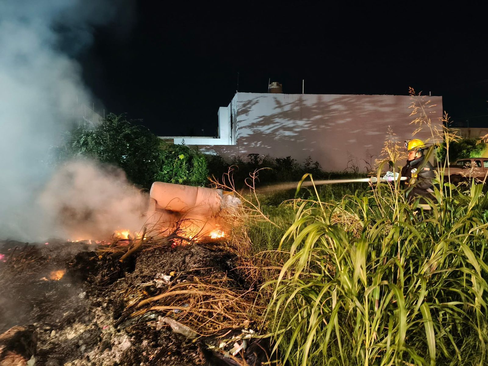 una densa nube de humo fue la que ocasiono el incendio