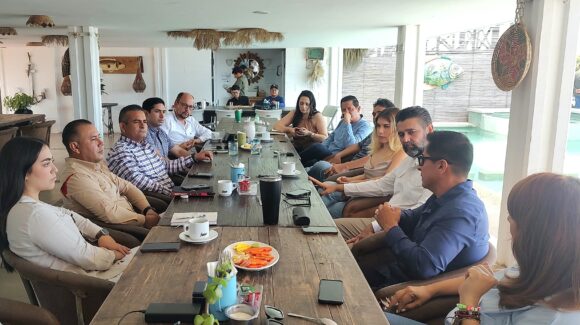 Alcalde de Navolato plantea trabajo conjunto con Promotora Turística para la Bahía de Altata para detonar el desarrollo del puerto
