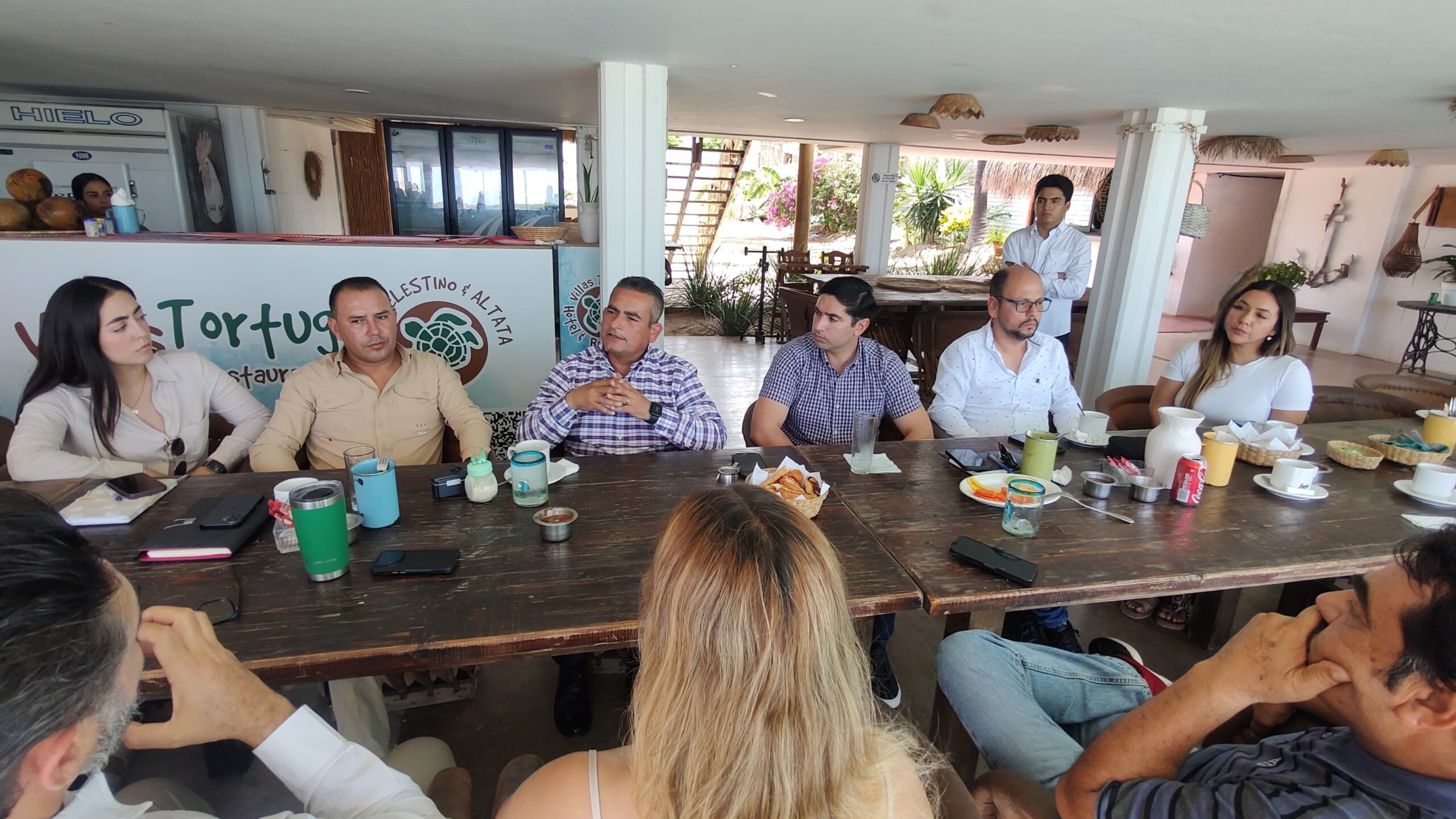 Alcalde de Navolato reúne con Asociación Civil Promotora Turística para la Bahía de Altata