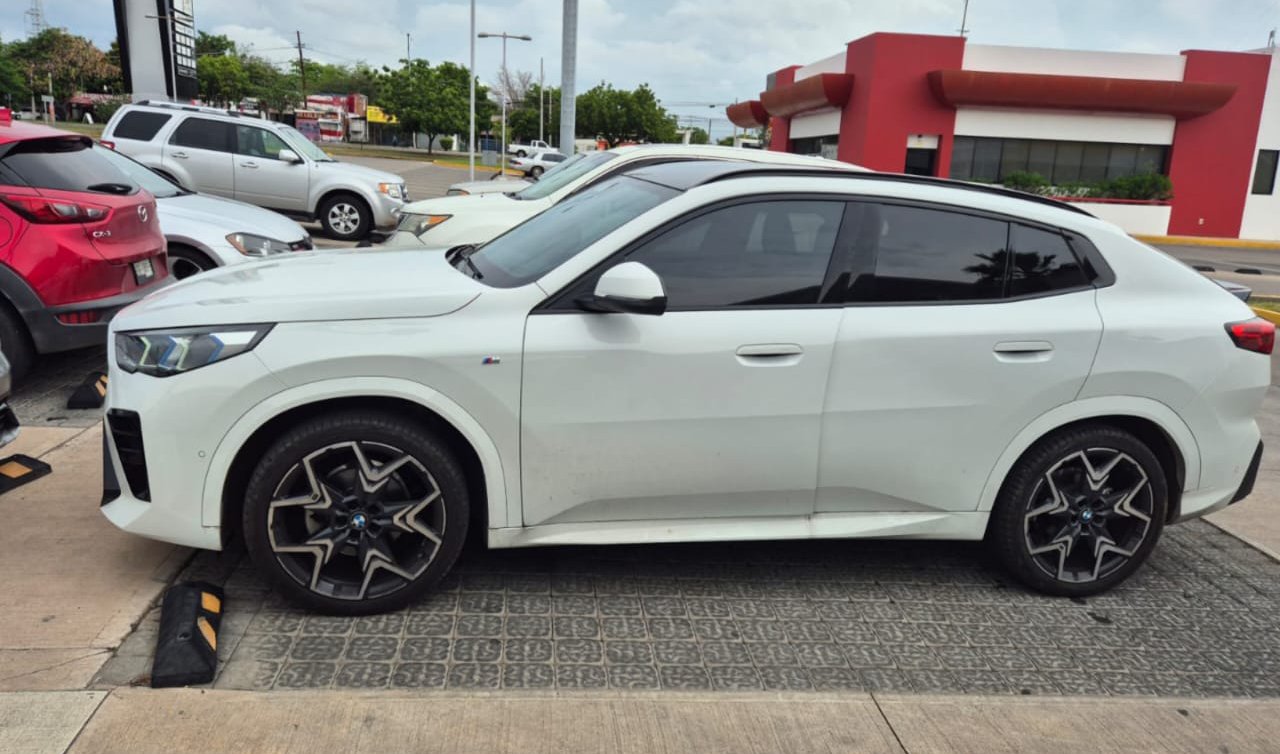 unidad motriz de la marca bmw línea xdos recuperado