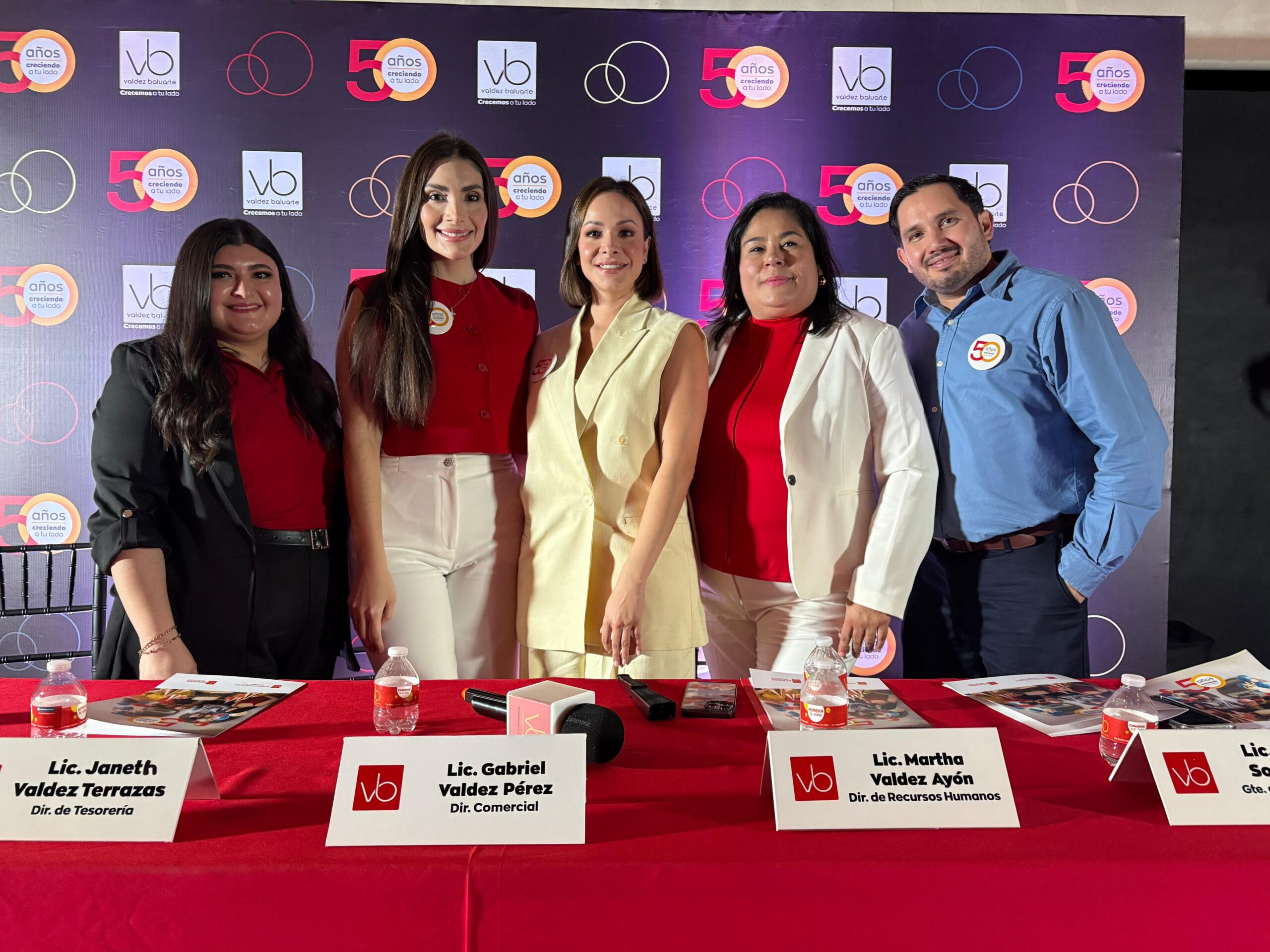 Valdez Baluarte anuncia promociones y carrera con causa por su 50 aniversario