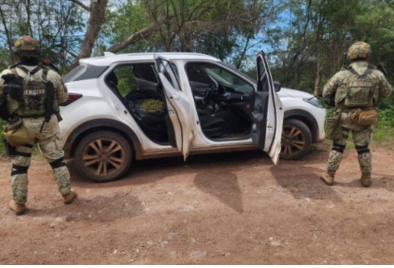 Vehículo asegurado en El Carrizal, Culiacán