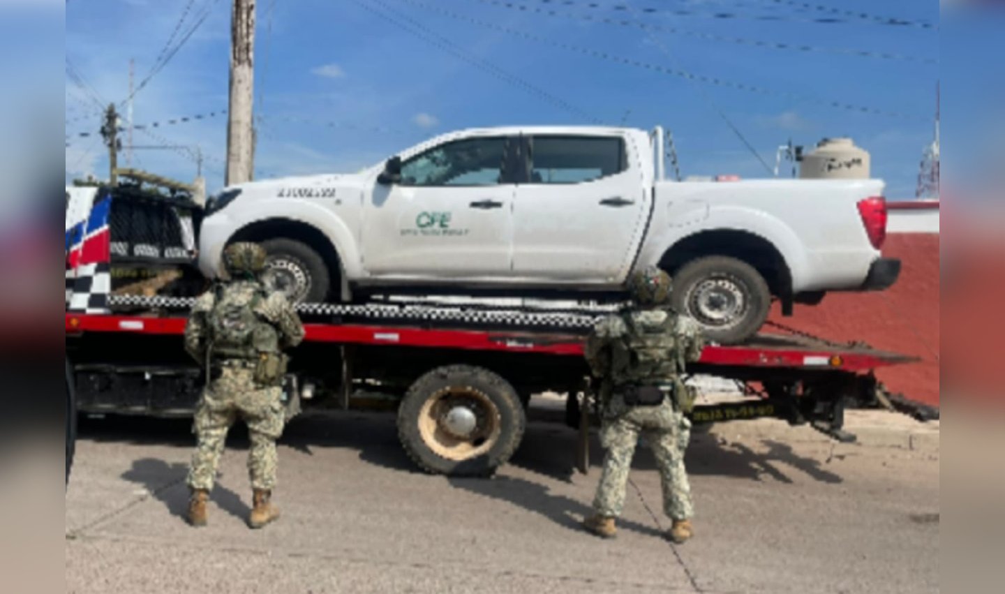 Camioneta de la CFE robada, recuperada por el Ejercito