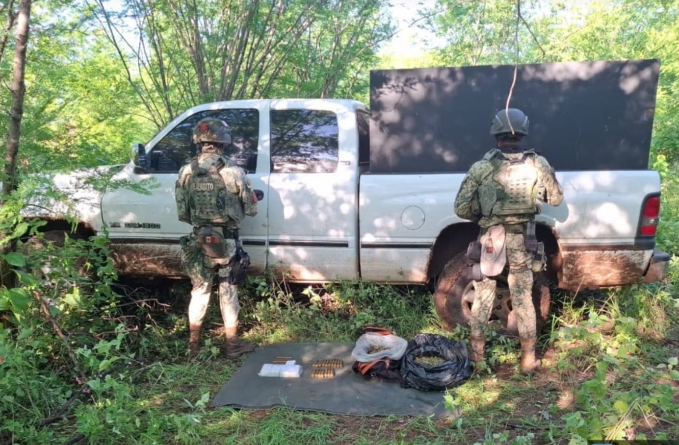 Camioneta blanca robada, recuperada por el Ejercito