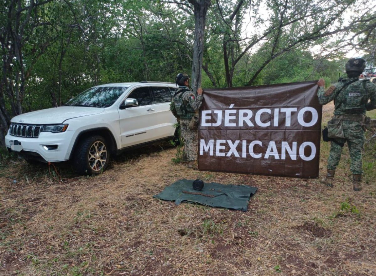 elementos del ejercito presentan camioneta asegurada