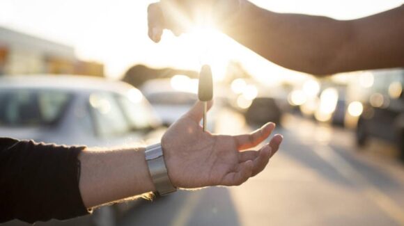 ¿Estas interesado en un carro vendido en redes sociales? Primero lee esta información