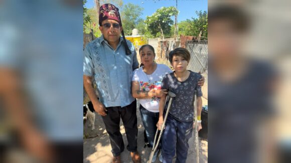 Feliz y recuperado de sus quemaduras llega a Los Mochis el pequeño Víctor Manuel
