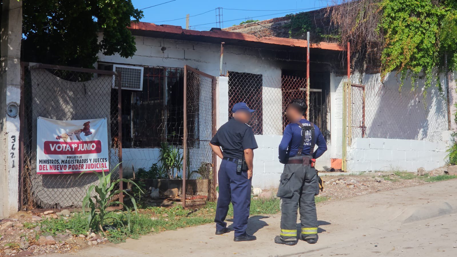 vivienda incendiada en culiacan bomberos