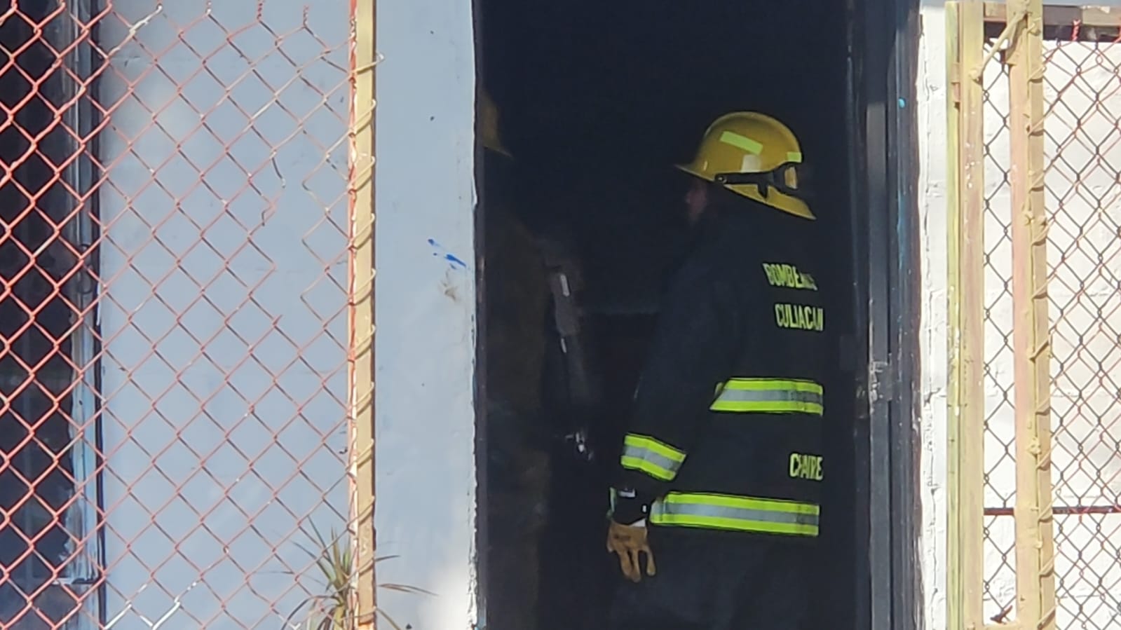 vivienda incendiada en culiacan elementos