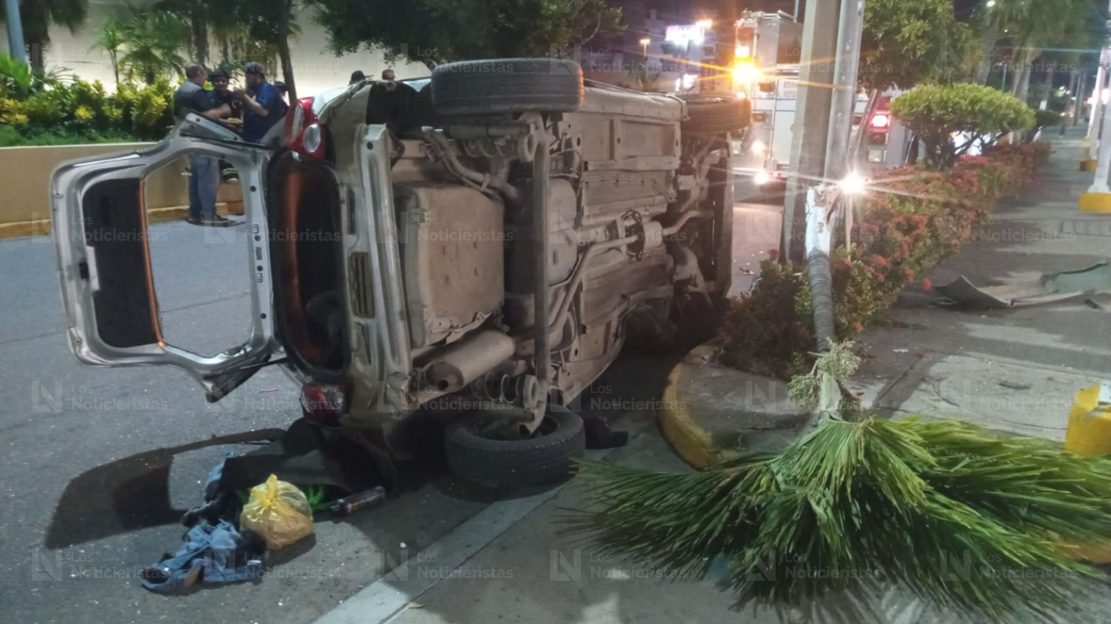Volcadura de vehículo en Mazatlán