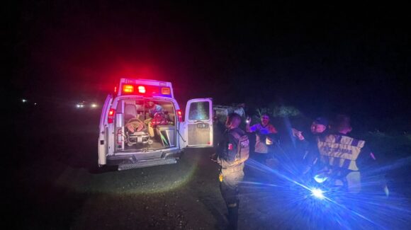 Volcadura en la México 15 y el Poblado 5, en Ahome, deja dos personas lesionadas