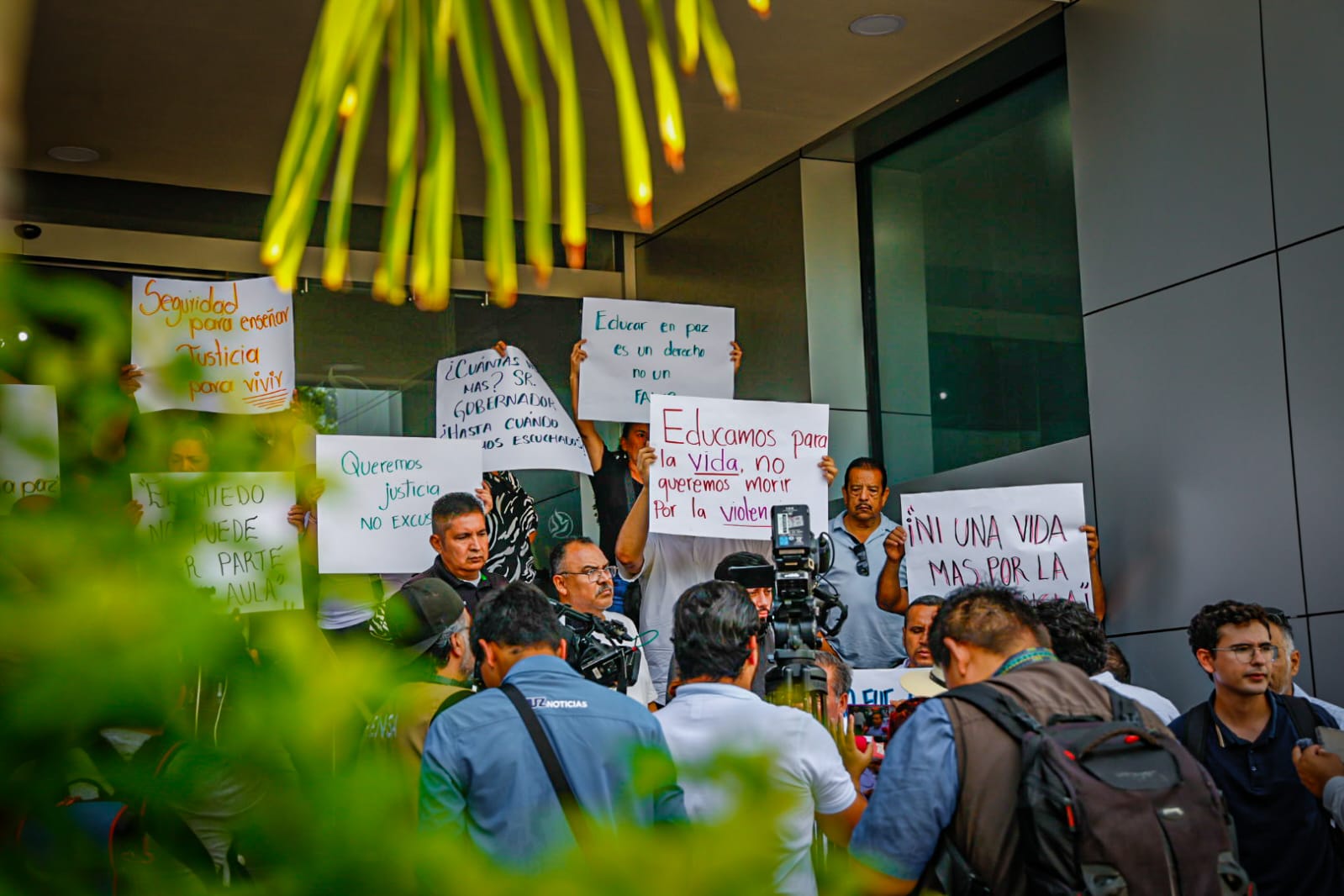 Manifestantes caso maestra Jesamel
