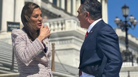 Alejandro Moreno se reúne con congresista aliada de Trump en Washington