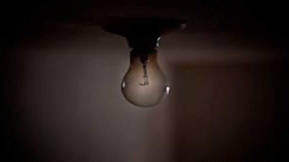 Amanecen sin luz cinco colonias y tres comunidades de Mazatlán, Sinaloa tras lluvias