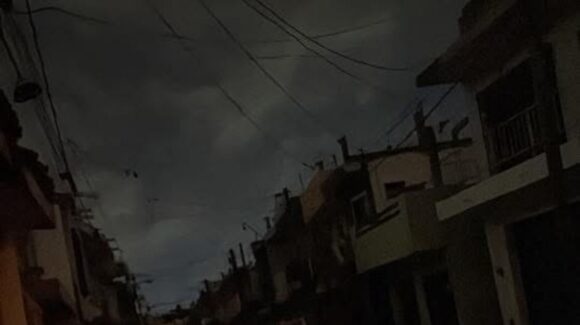 Más de 30 colonias de Mazatlán, Sinaloa, afectadas por apagón tras explosión de transformador en Urías