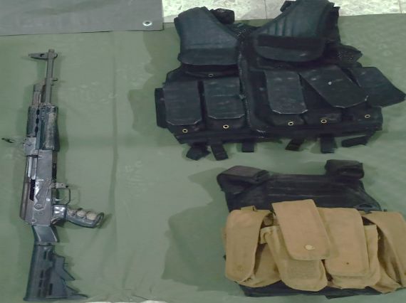Armas largas, cartuchos y otros objetos del delito fueron asegurados en Navolato y Badiraguato