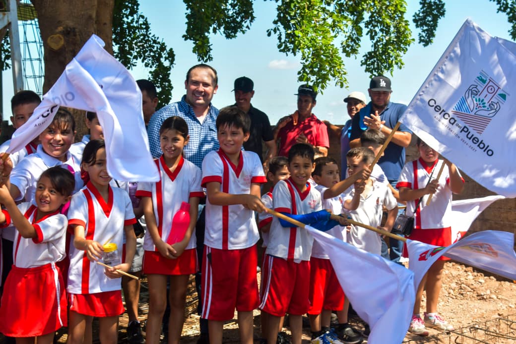 Arrancan en la comunidad de El Salitre, Salvador Alvarado esperada obra en espacio deportivo