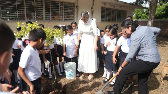 Asegura Estrella Palacios que se han invertido 20 mdp en infraestructura educativa durante 2025