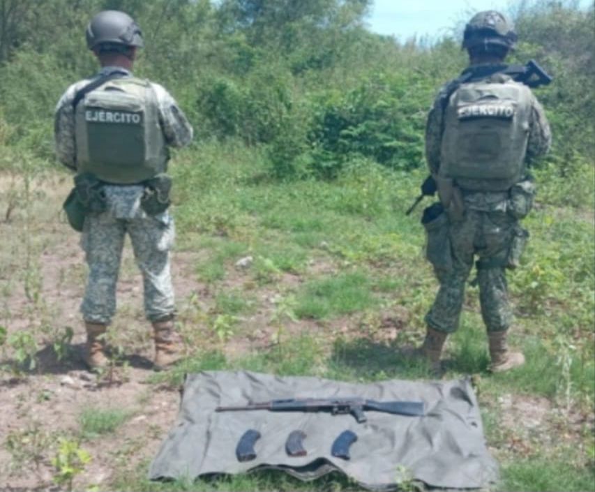Aseguran armas, cartuchos y ropa táctica en operativos en Culiacán y Concordia