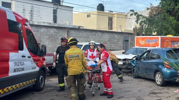 Choque en el sector Las Estancias de Culiacán, Sinaloa, deja un lesionado