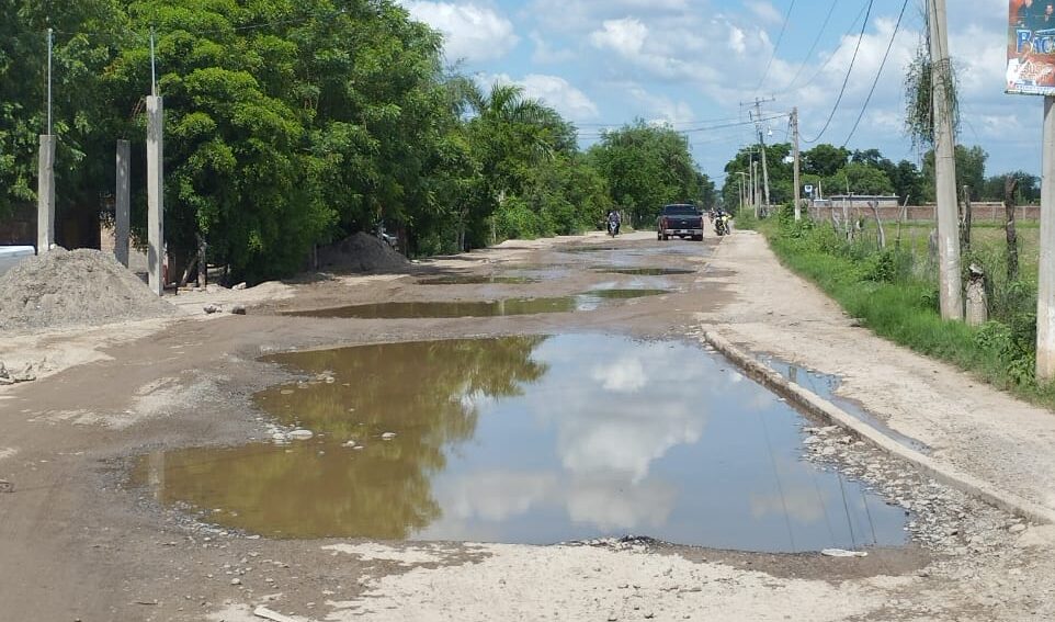 Ciudadanos claman arreglo de caminos vecinales en Las Quemazones, Guasave, Sinaloa