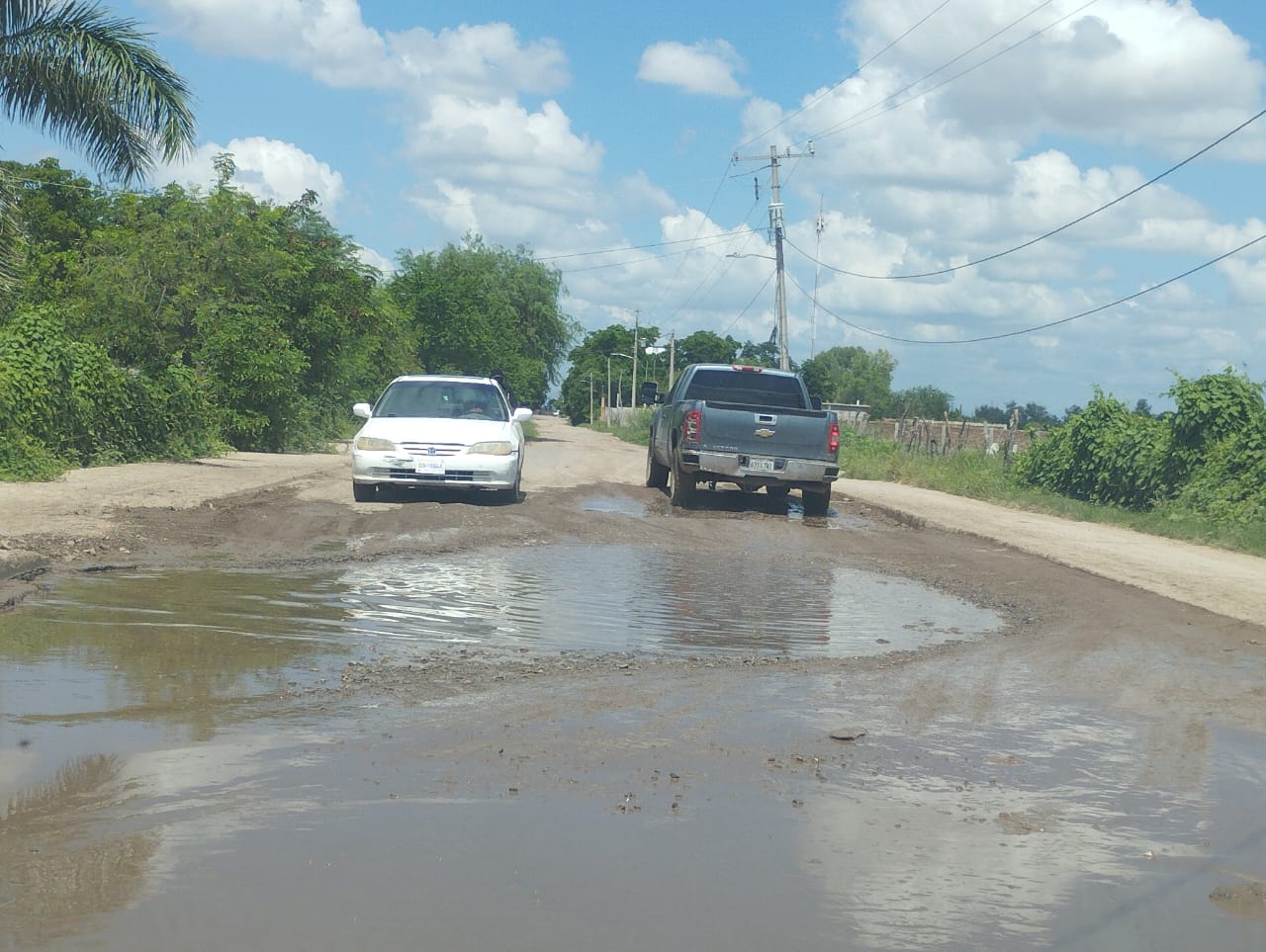 Ciudadanos claman arreglo de caminos vecinales en Las Quemazones, Guasave, Sinaloa
