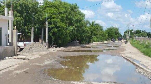 Ciudadanos claman arreglo de caminos vecinales en Las Quemazones, Guasave, Sinaloa