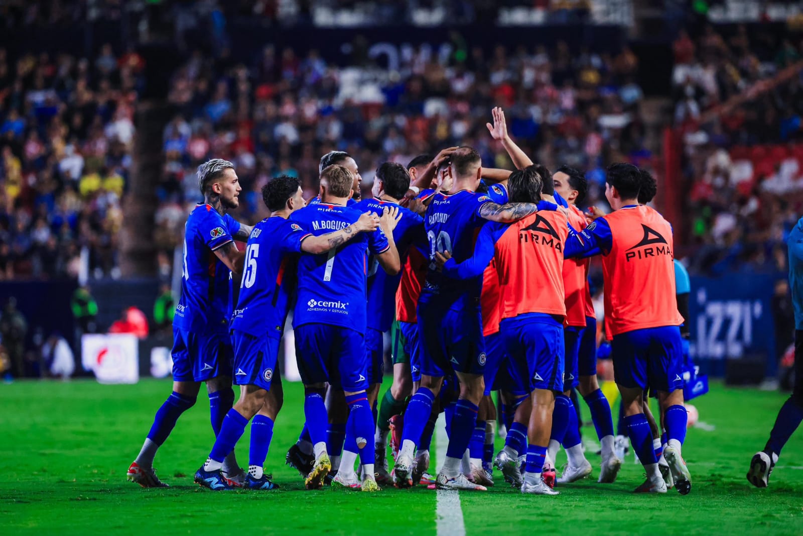 Cruz Azul y Monterrey marcan el paso tras nueve jornadas del Apertura 2025