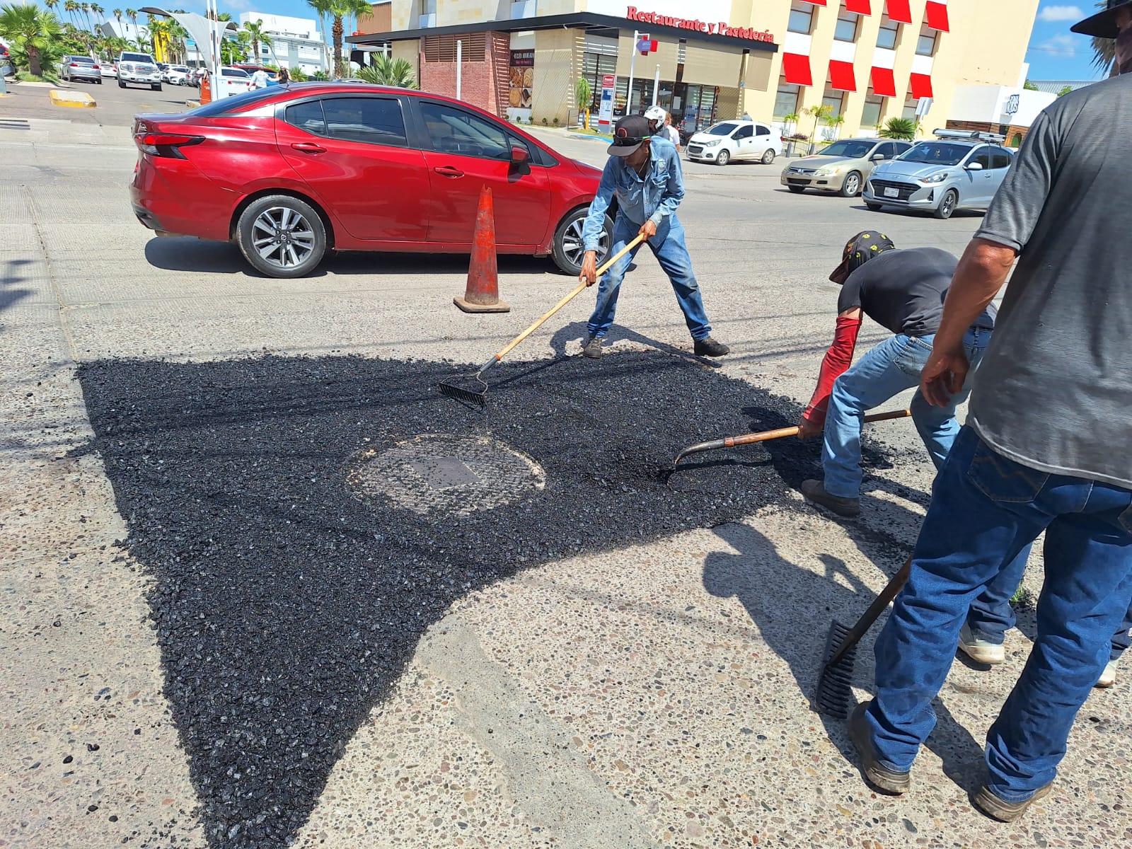 Cuadrillas de bacheo en Ahome