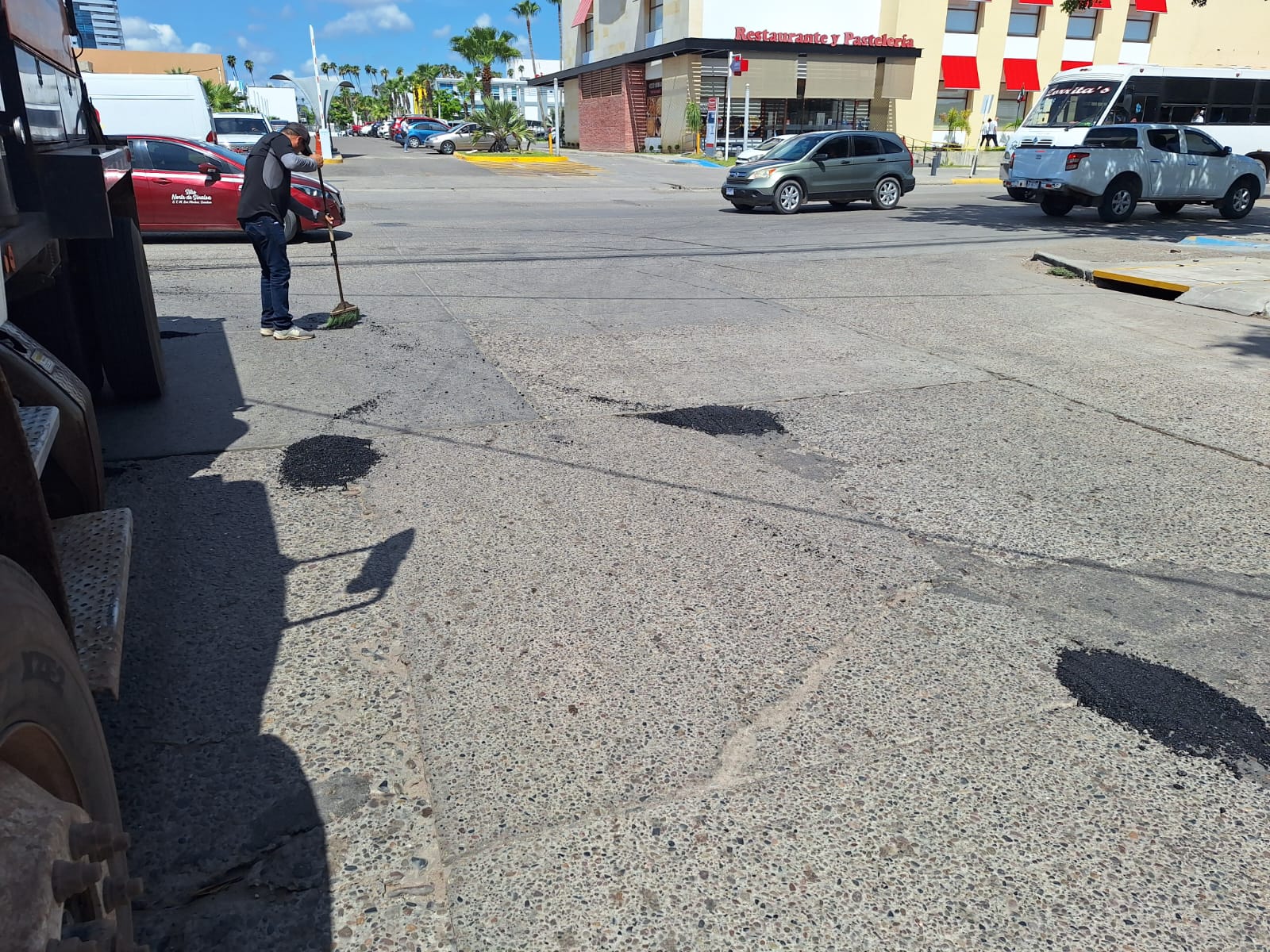 Cuadrillas de bacheo en Ahome