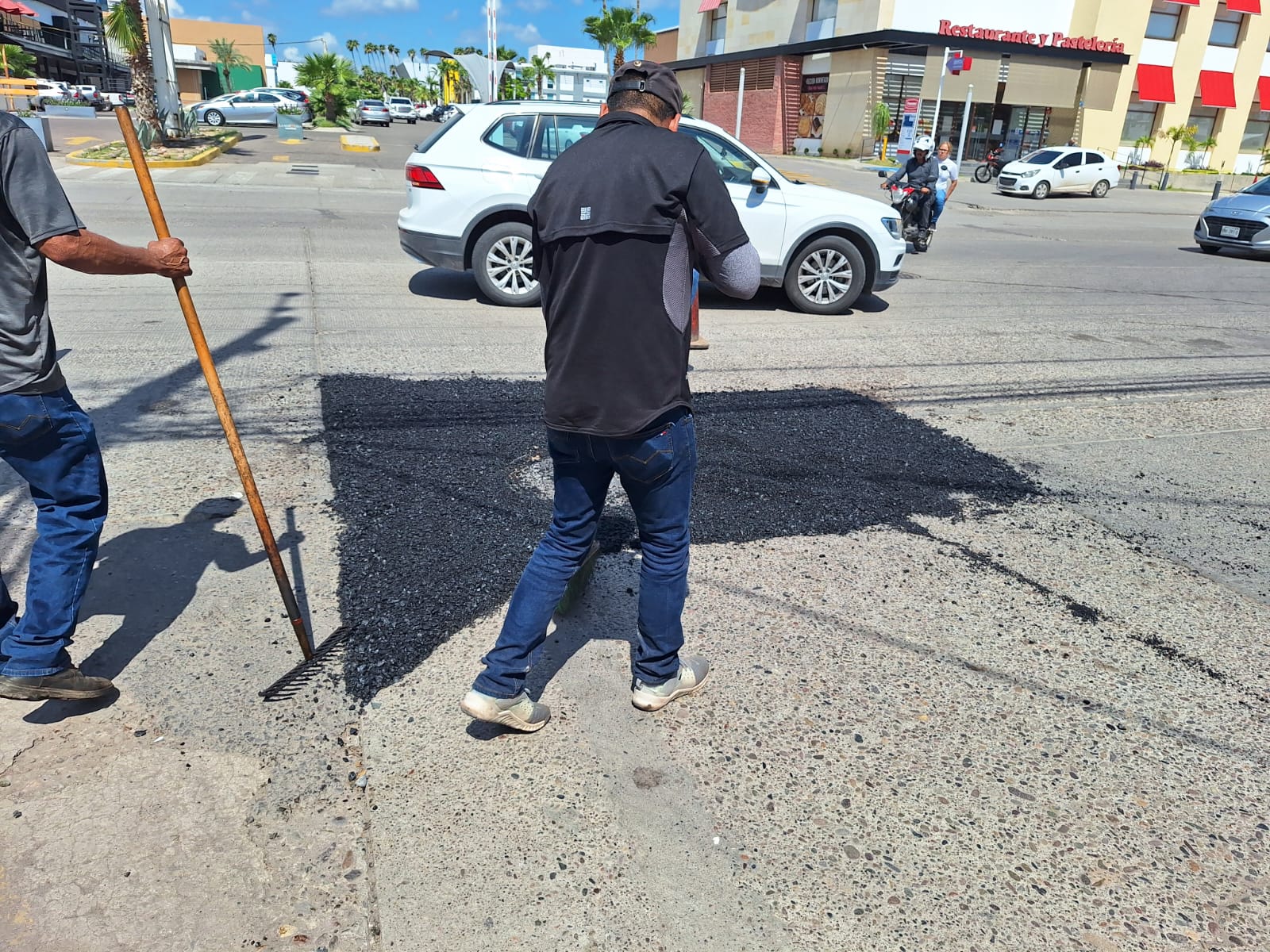 Cuadrillas de bacheo en Ahome