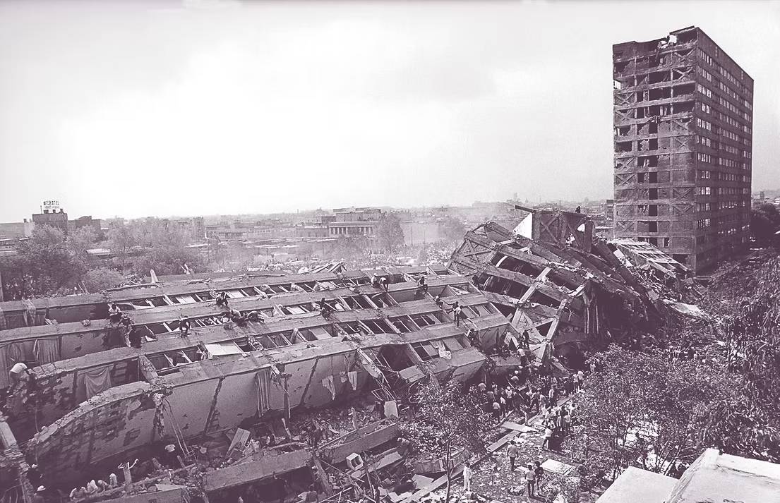 Derrumbe de edificios como consecuencia del sismo de 1985.