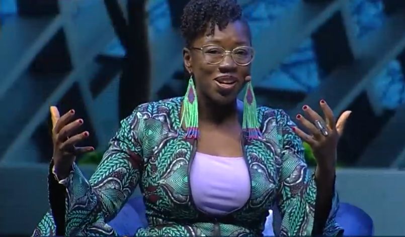Desafía Joy Buolamwini a la IA y pide no dejar de soñar, esta ha sido su participación en México Siglo XXI