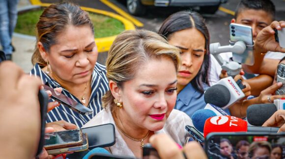 “La niña está bien, confío en las autoridades”: Eneyda Rocha tras intento de despojo de vehículo donde viajaba su hija